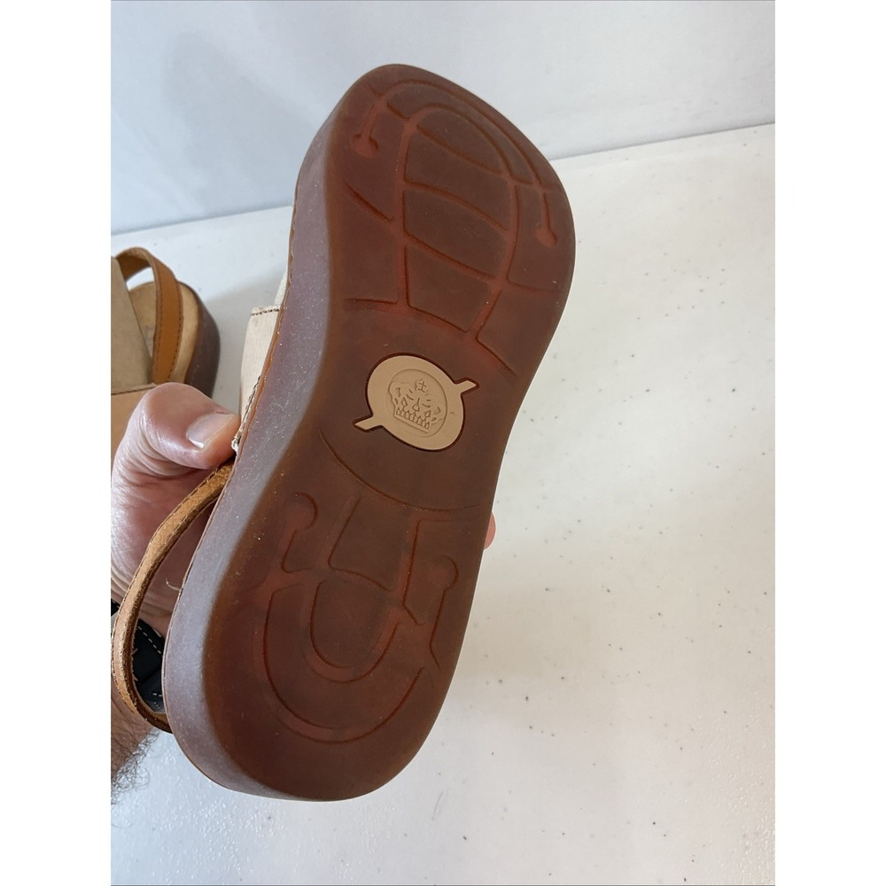 Women’s Two-Tone Tan & Beige Leather Slingback Sandals - Picture 8 of 15